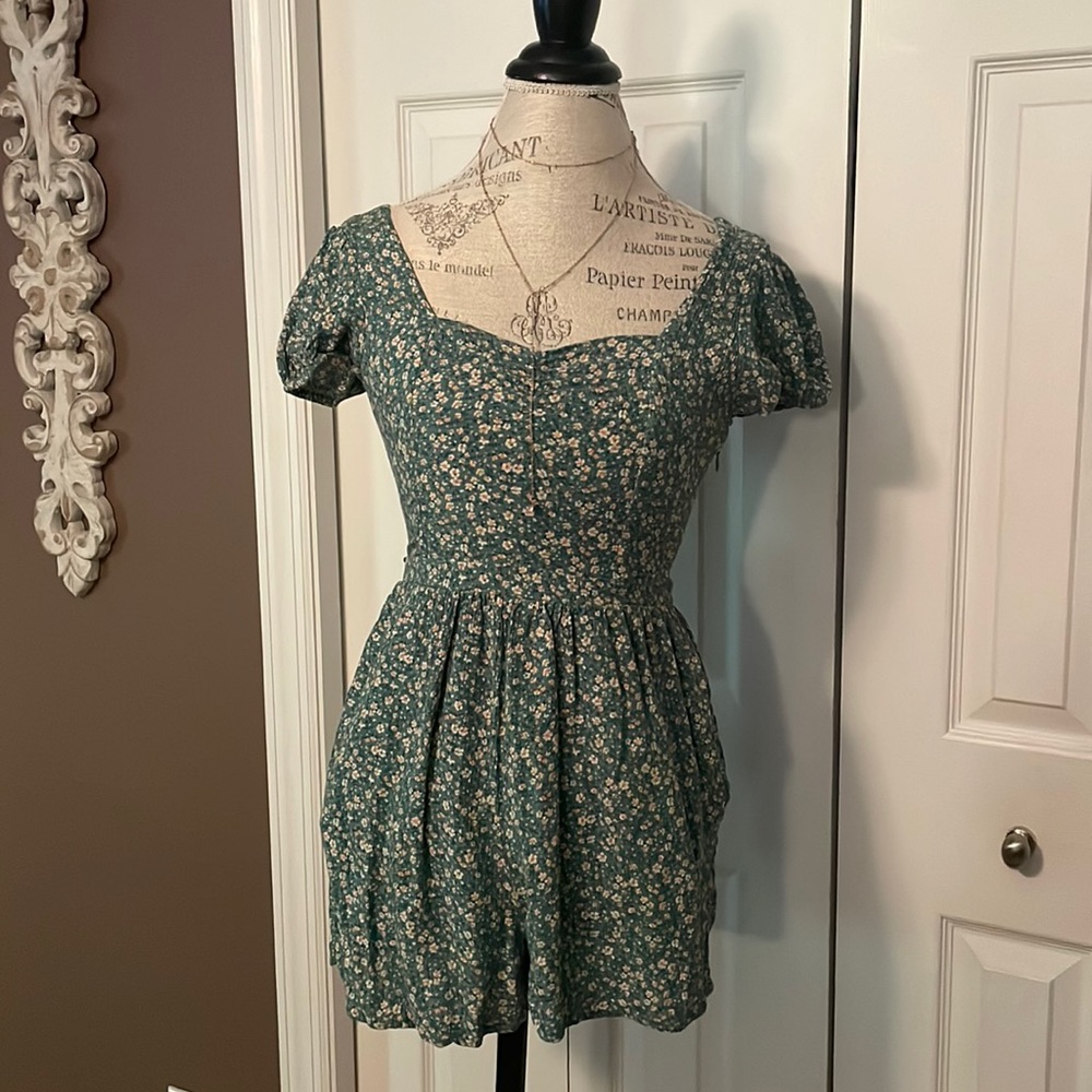 American Eagle shorts romper